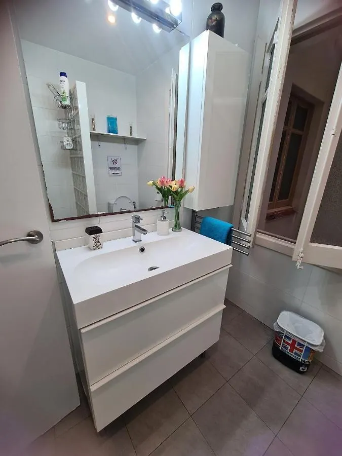 Rooms In The Center Of Barcelona Bed & Breakfast