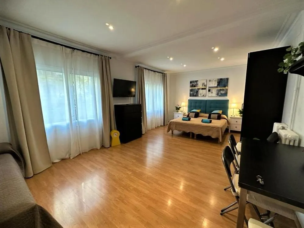 Bed & Breakfast Rooms In The Center Of Barcelona Spain