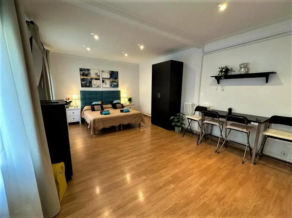 Bed & Breakfast Rooms In The Center Of Barcelona