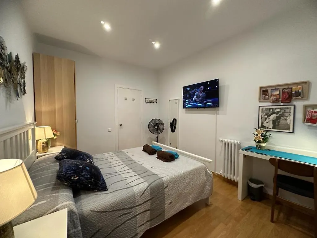 Rooms In The Center Of Barcelona Nocleg ze śniadaniem
